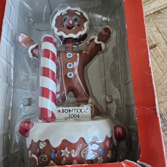 Benji the Gingerbread Boy Bon-Macy's 2004 Holiday Christmas - Picture 2 of 5